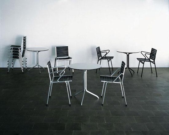 Elox cafeteria table | Tables de bistrot | Lehni