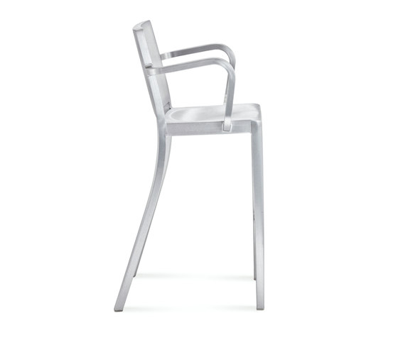 Hudson Barstool with arms | Bar stools | emeco