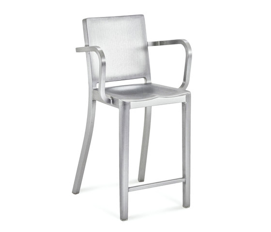Hudson Counter stool with arms | Barhocker | emeco