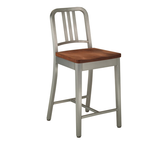 Navy® Counter stool with natural wood seat | Tabourets de bar | emeco