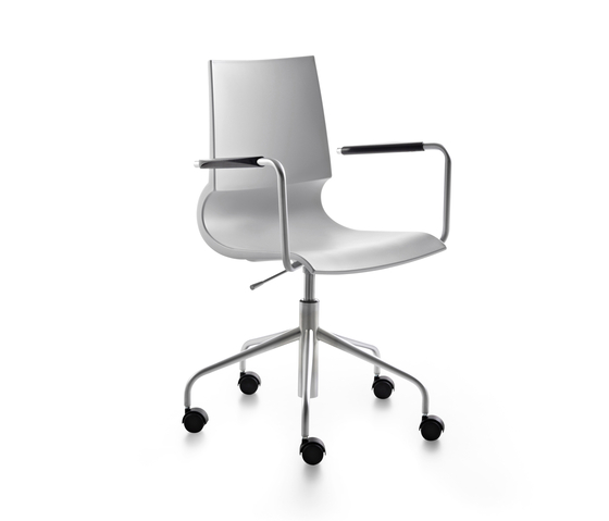 Ricciolina swivel base with armrests with wheels and gas lift polypropylene | Chairs | Maxdesign