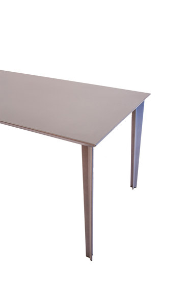 adeco RADAR T15 Aluminium Table | Mesas comedor | adeco