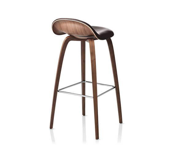 Gubi 3D Stool – Wood Base | Bar stools | GUBI