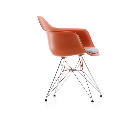 Eames Plastic Armchair DAR | Chaises | Vitra