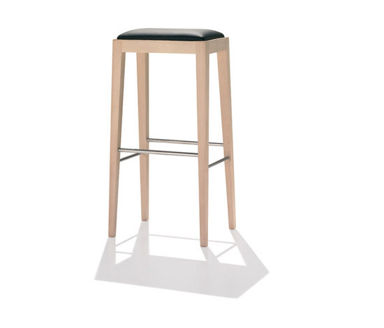 Lynn BQ 7173 | Bar stools | Andreu World