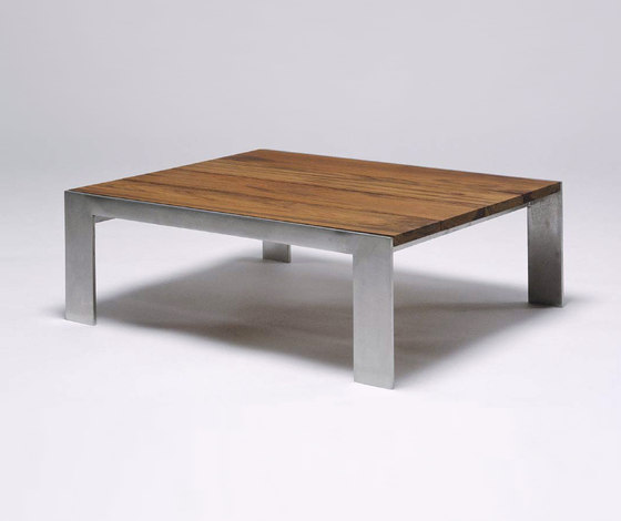 Indoor/Outdoor Group Low Table | Mesas de centro | Marmol Radziner Furniture