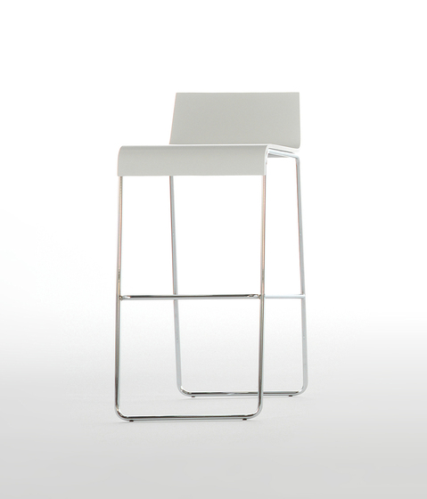 R1 Chair | Bar stools | viccarbe