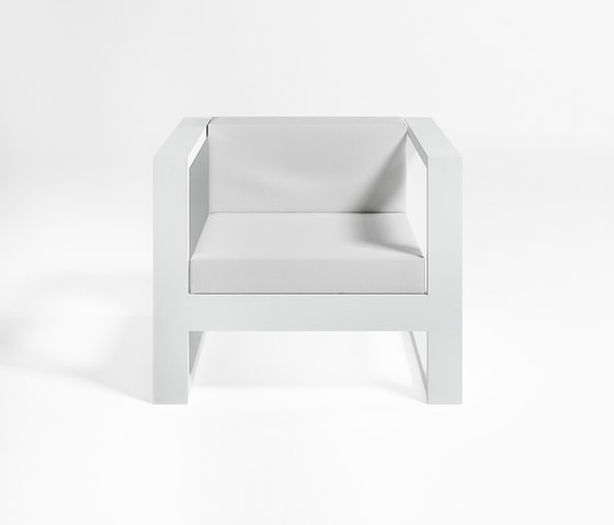 Na Xemena Lounge Chair | Armchairs | GANDIABLASCO