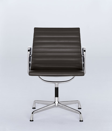 Aluminium Chair EA 108 | Sillas | Vitra