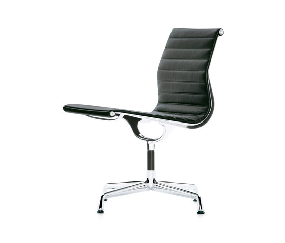 Aluminium Chair EA 105 | Sillas | Vitra