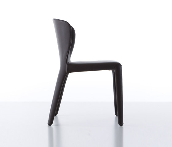 369 Hola | Chairs | Cassina