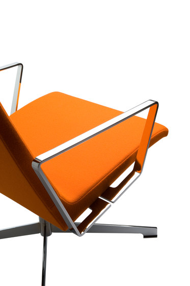 Option lounge chair | Sillones | Piiroinen