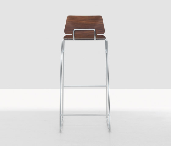 Form Bar | Bar stools | Zeitraum