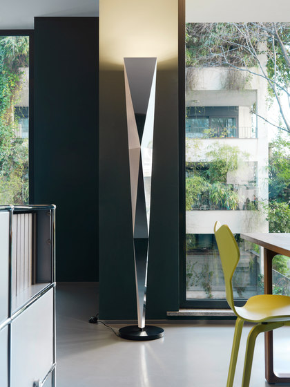 Vertigo Floor lamp | Free-standing lights | FontanaArte