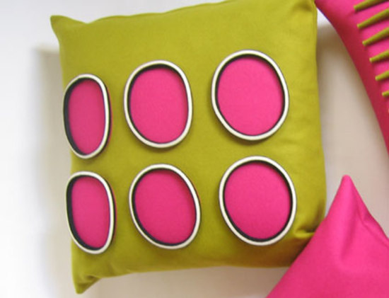Bold 6 circle cushion | Cojines | ANNE KYYRÖ QUINN