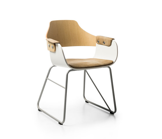 Showtime chair - sled base | Chairs | BD Barcelona