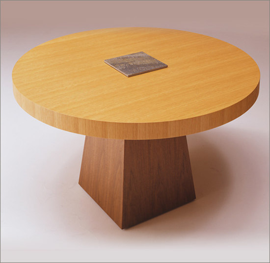 Kaji round table | Esstische | Conde House