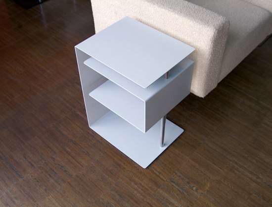 x-centric table | Mesas auxiliares | Radius Design