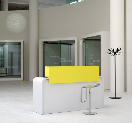 Highline M10 Reception desk | Mostradores | Müller Möbelfabrikation