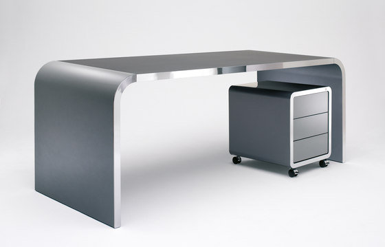 Highline M10 Desk | R20 Container | Pedestals | Müller Möbelfabrikation