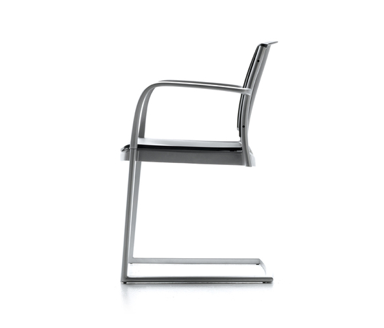 E-motive cantilever chair | Chairs | AKABA