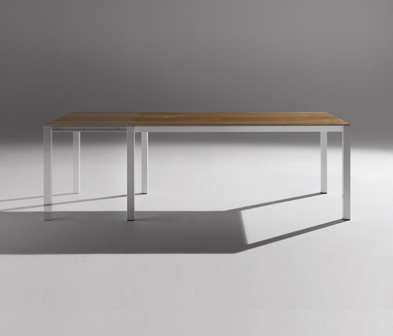 Lux table | Esstische | CASAMANIA & HORM