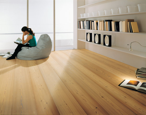LARCH wide-plank brushed | lye treatment | white oil | Wood flooring | mafi