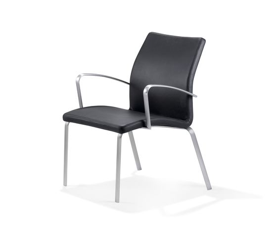 GIUSTO! Lounge chair | Chairs | Girsberger