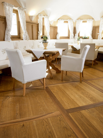 OAK Character wide-plank brushed | natural oil | Wood flooring | mafi