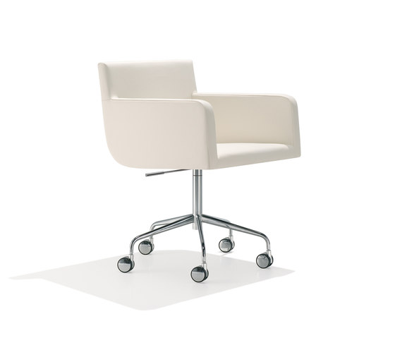 Lineal Comfort SO 0572 | Chairs | Andreu World