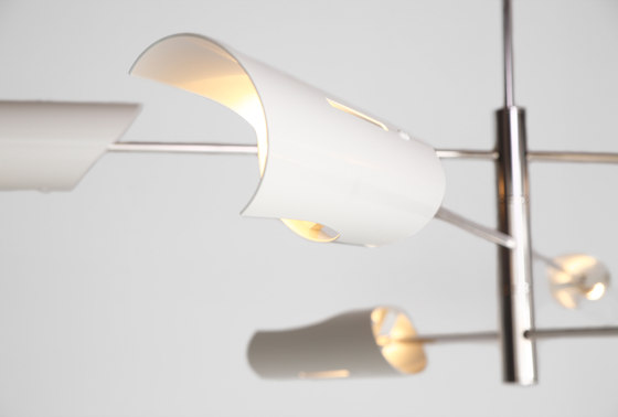 Torroja Cross Chandelier No 425 | Lámparas de suspensión | David Weeks Studio
