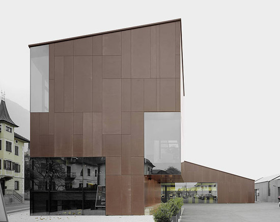 concrete skin | Winecenter Kaltern | Systèmes de façade | Rieder