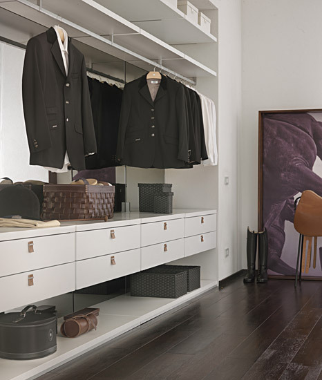 Cargo walk-in wardrobe | Walk-in wardrobes | FEG