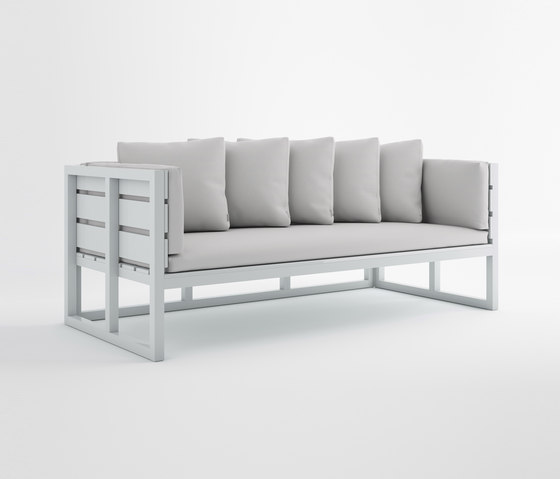 Saler Sofa | Sofas | GANDIABLASCO