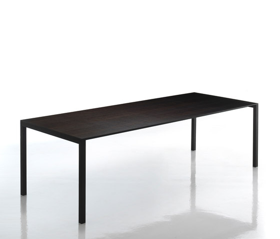 195 Naan | Dining tables | Cassina