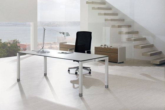 TriASS Furniture range | Desks | Assmann Büromöbel