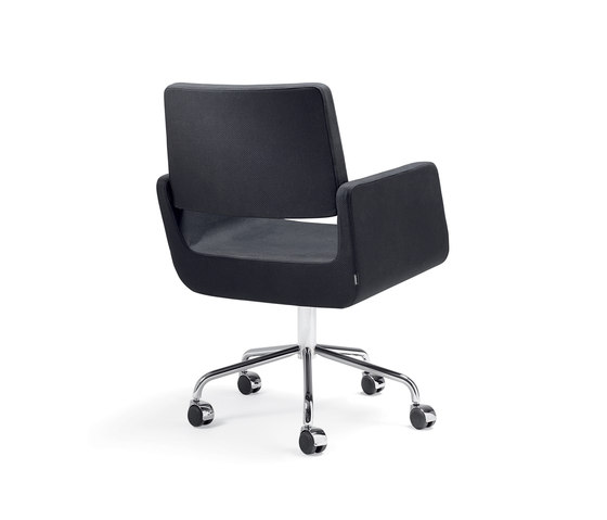 Giro conference chair | Chaises | Materia