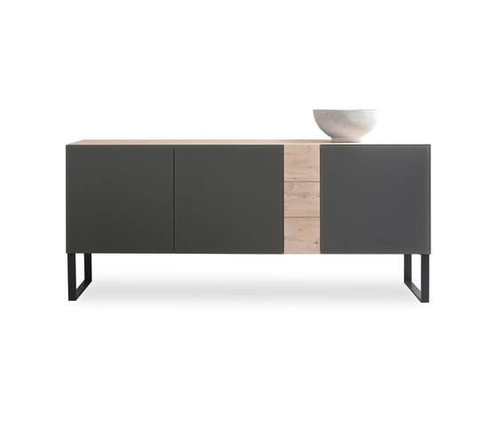 KUUB Anrichte | Buffets / Commodes | Form exclusiv