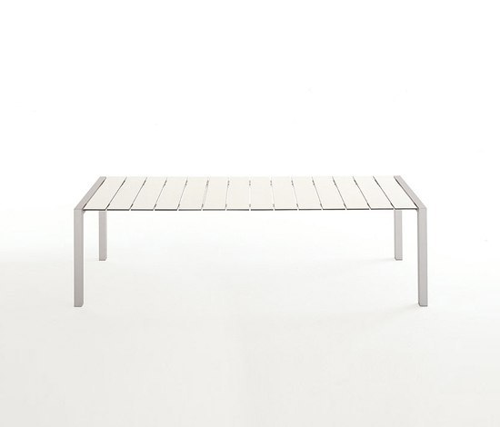 Sushi Outdoor Table | Dining tables | Kristalia