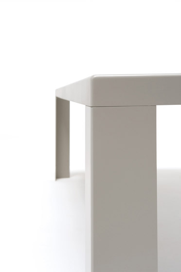 Pure ME 3900 | Dining tables | Andreu World