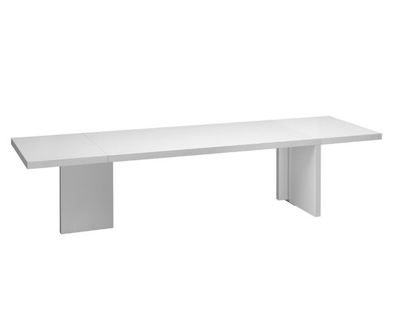 ISAAC | Dining tables | e15
