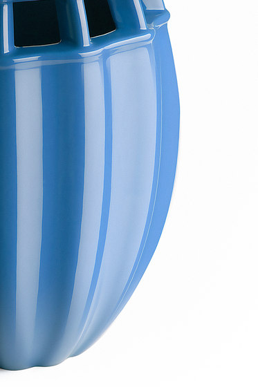Oppiacei Papaver blue | Beistelltische | Skitsch by Hub Design