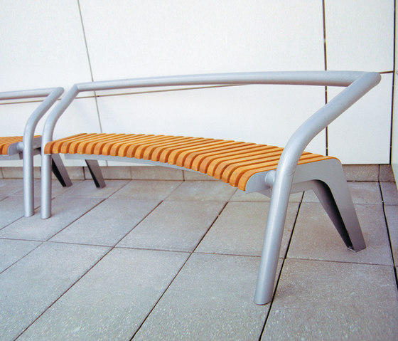brunea Park bench | Benches | mmcité