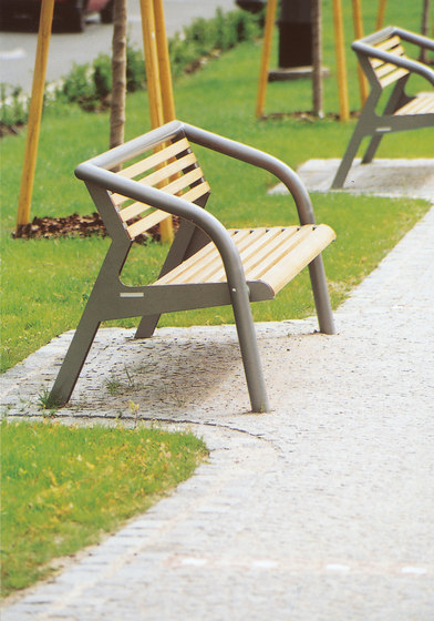 brunea | Park bench with backrest and armrests | Panche | mmcité