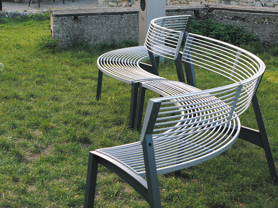 vera | Curved park bench with backrest | Benches | mmcité