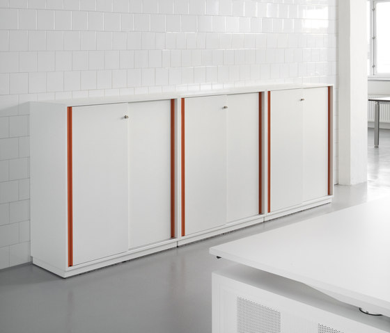 DO4500 Sliding door cabinet system | Schränke | Designoffice