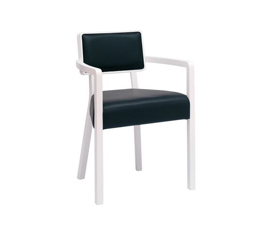 Cordoba Armlehnstuhl | Stühle | TON A.S.