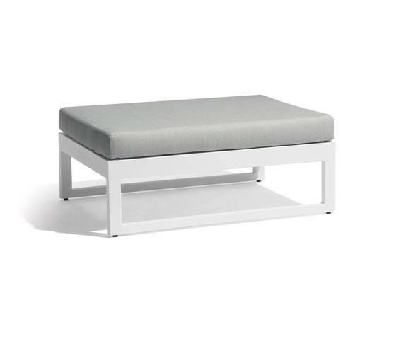 Fuse large footstool/sidetable | Tabourets | Manutti