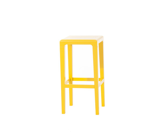 Rioja Barstool Low | Bar stools | TON A.S.
