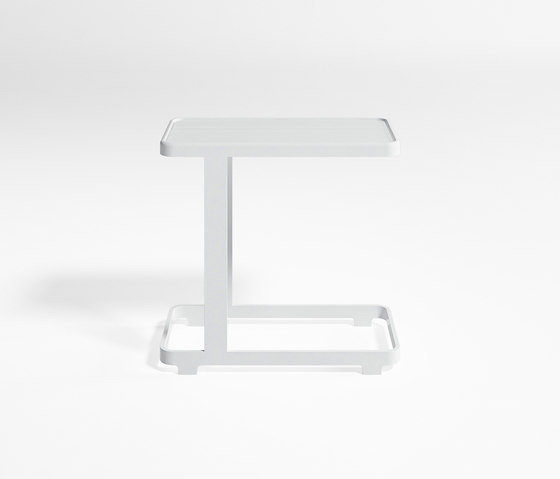 Flat Side Table | Side tables | GANDIABLASCO